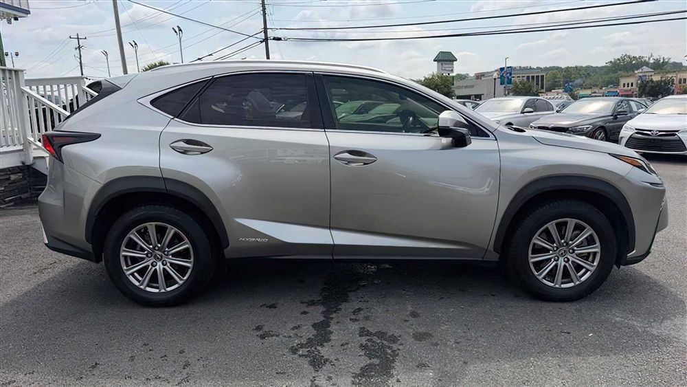 Lexus NX 300h      2020
