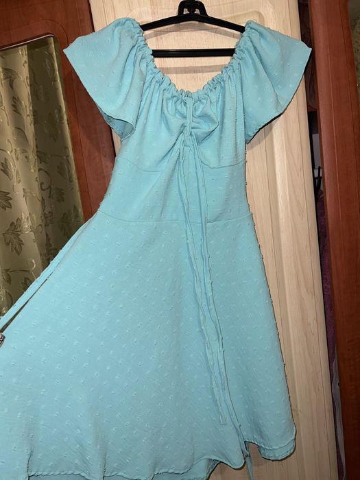 Продам сукню нова