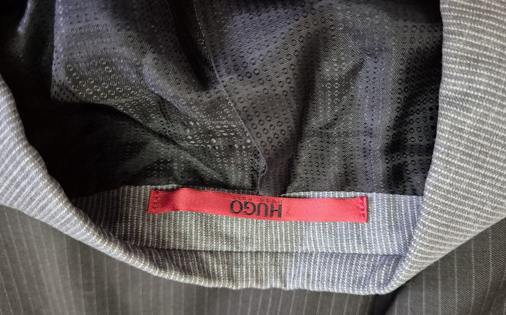 HUGO BOSS roz. 52 wełniany garnitur premium 100 'S naturalstretch