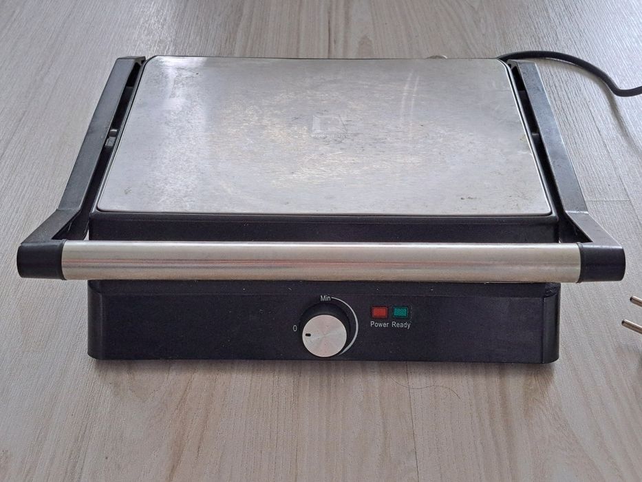 Grill - opiekacz elektryczny