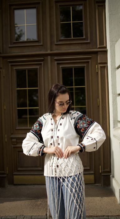 Жіноча вишита сорочка