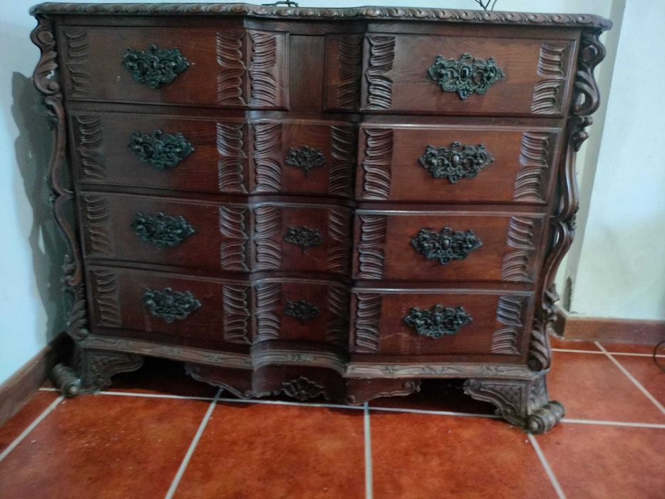 Mobília antiga quarto D. João V com cómoda D. José