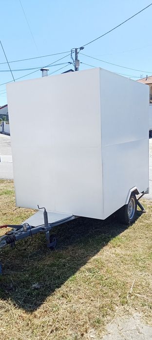 Reboque como novo