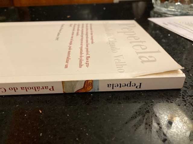 Livro "Parábola do Cágado Velho" de Pepetela