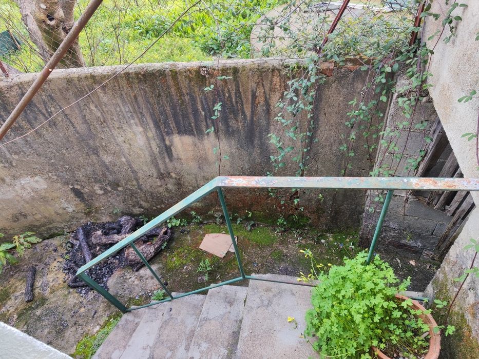 Vende-se moradia para recuperar em Monfortinho