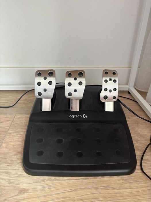 Logitech G29 Driving Force Steering Wheel + Pedals + Original Box64584614587777123