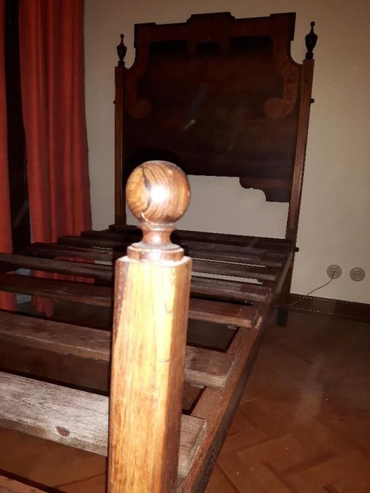 Cama Pau Santo de Solteiro