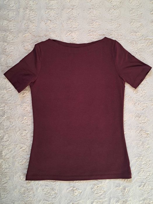 Vero Moda t-shirt bordowy z dekoltem w łódkę