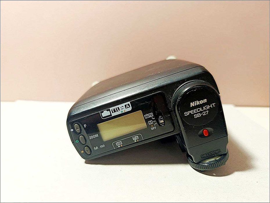 Фотовспышка Nikon Speedlight SB-27