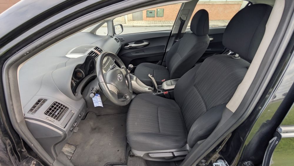 Toyota Auris Diesel, impecável