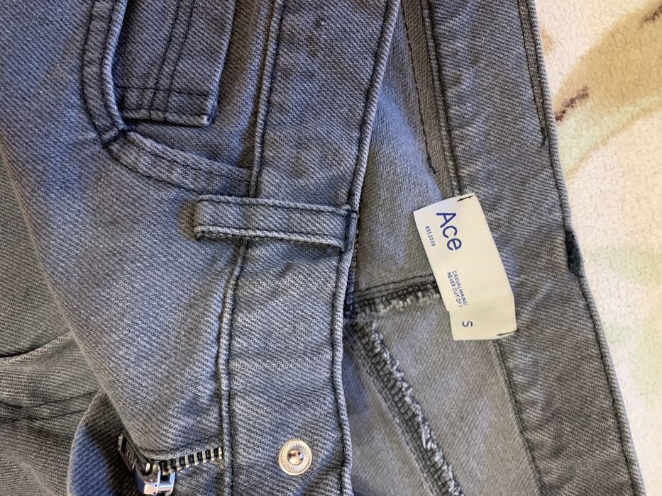 Джинсы жен разм 46-48 Zara