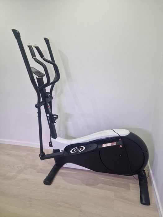 Elíptica domyos usada como nova