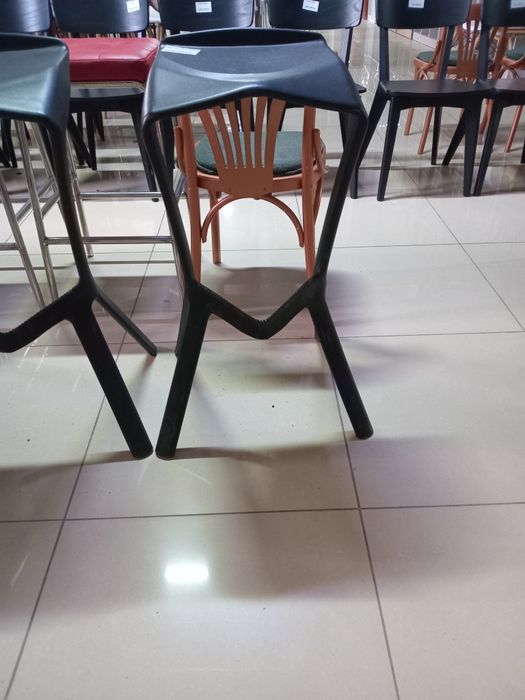 Розпродаж шкафы стелажі стільці