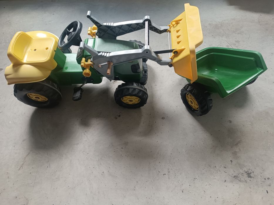 Traktor z przyczepą John Deere na pedały