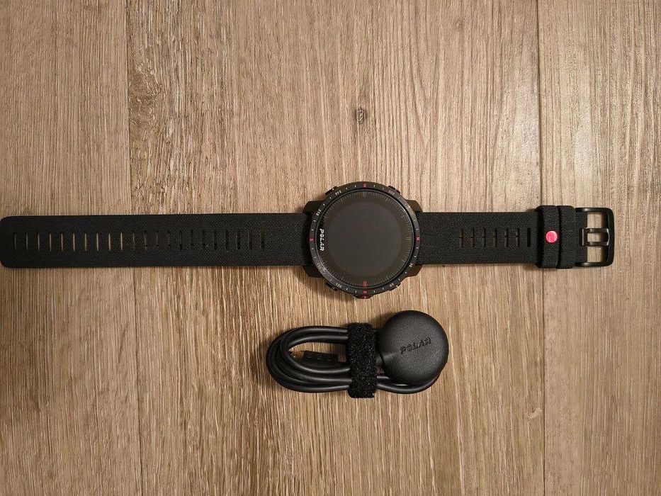 Смарт-часы Polar Grit X Pro Black. Новые