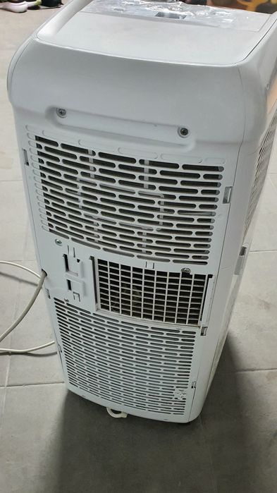 Ar Condicionado Portátil BECKEN BAC2511 com acessórios