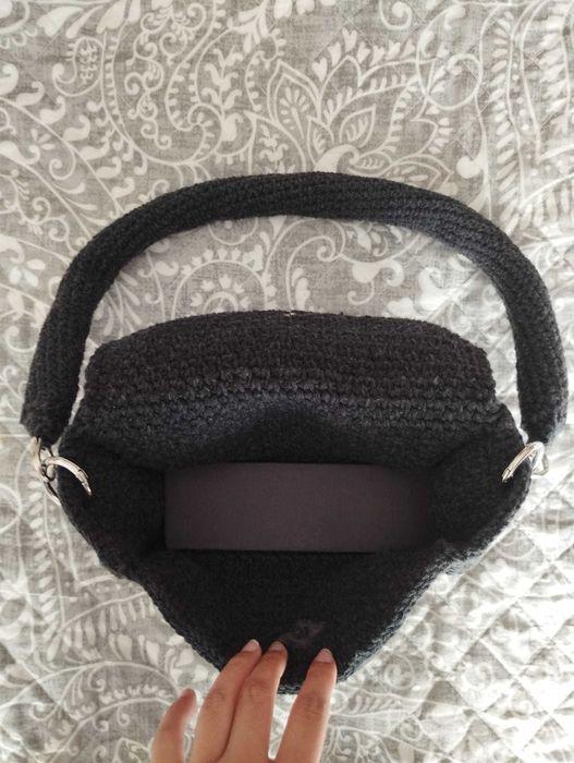 Mala em crochê nova