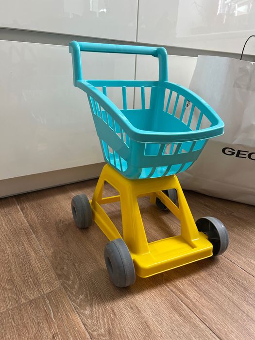 Дитячий візочок іграшковий