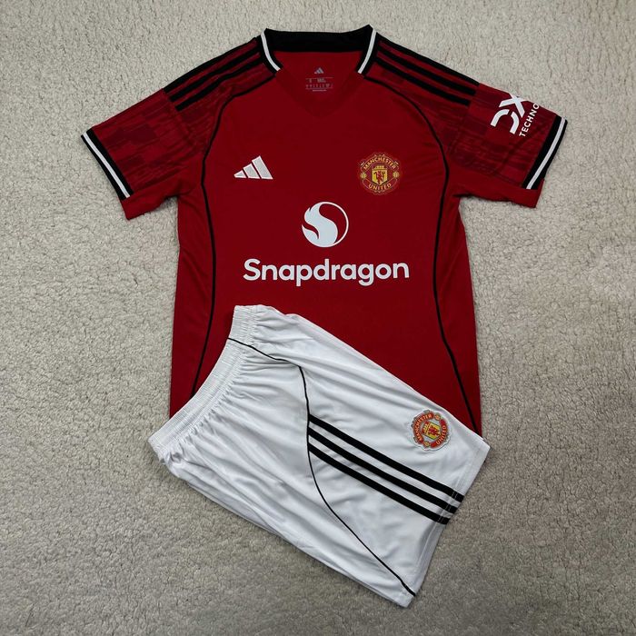 Футбольная форма Арсенал Манчестер Сити Манчестер Юнайтед 25-26