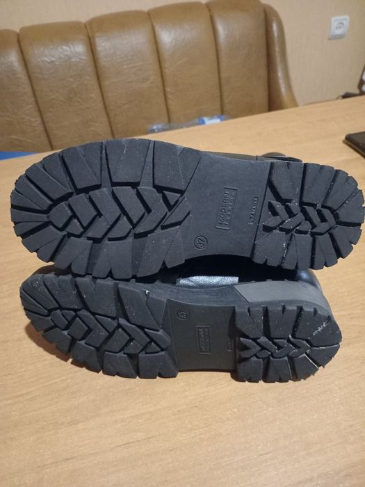 Женские кожаные сапожки 37р.