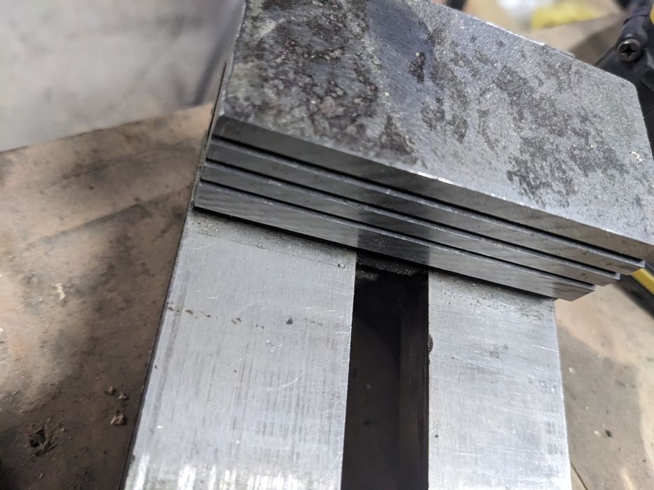 Лещата лекальні тиски .Торг.