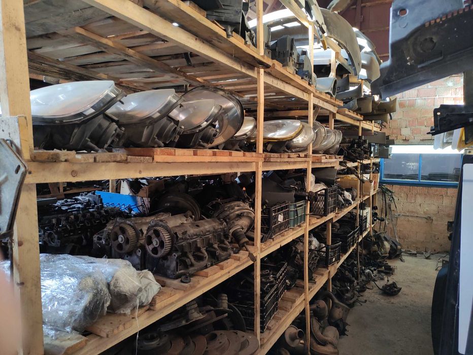 Разборка  бу запчасти Opel Vivaro 1,9 2,0 2,5