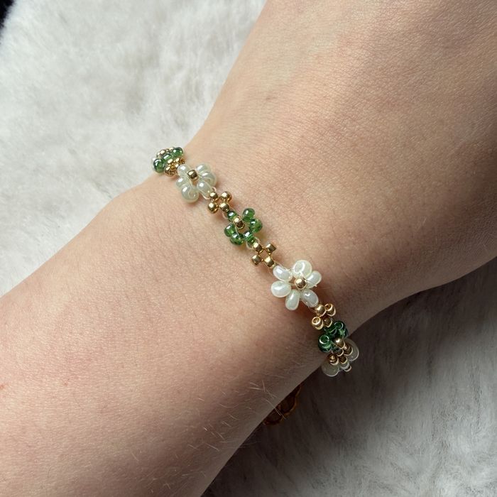 Zielona bransoletka handmade z koralików