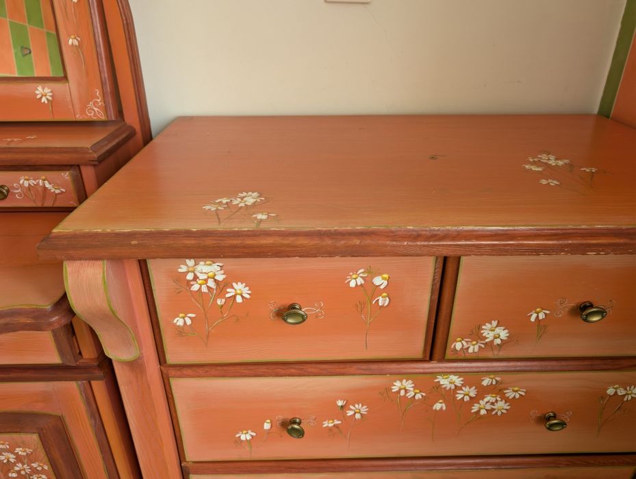 Toaletka ręcznie malowana