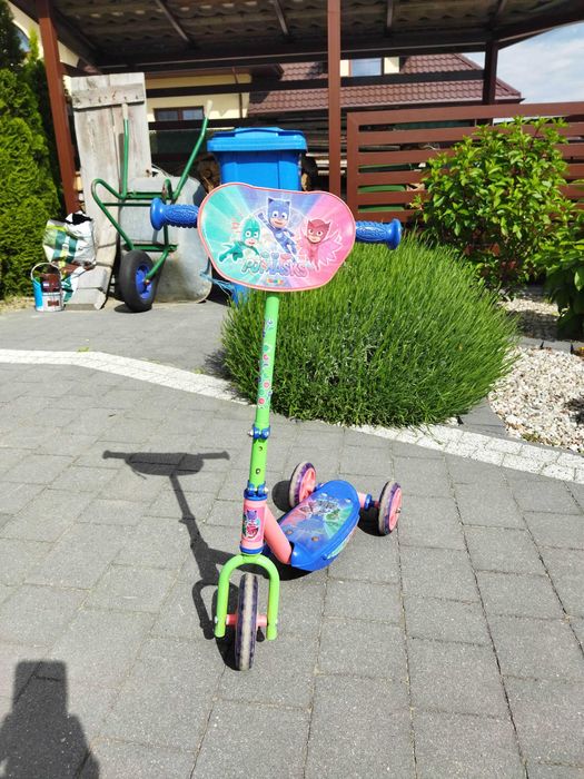 Hulajnoga trójkołowa