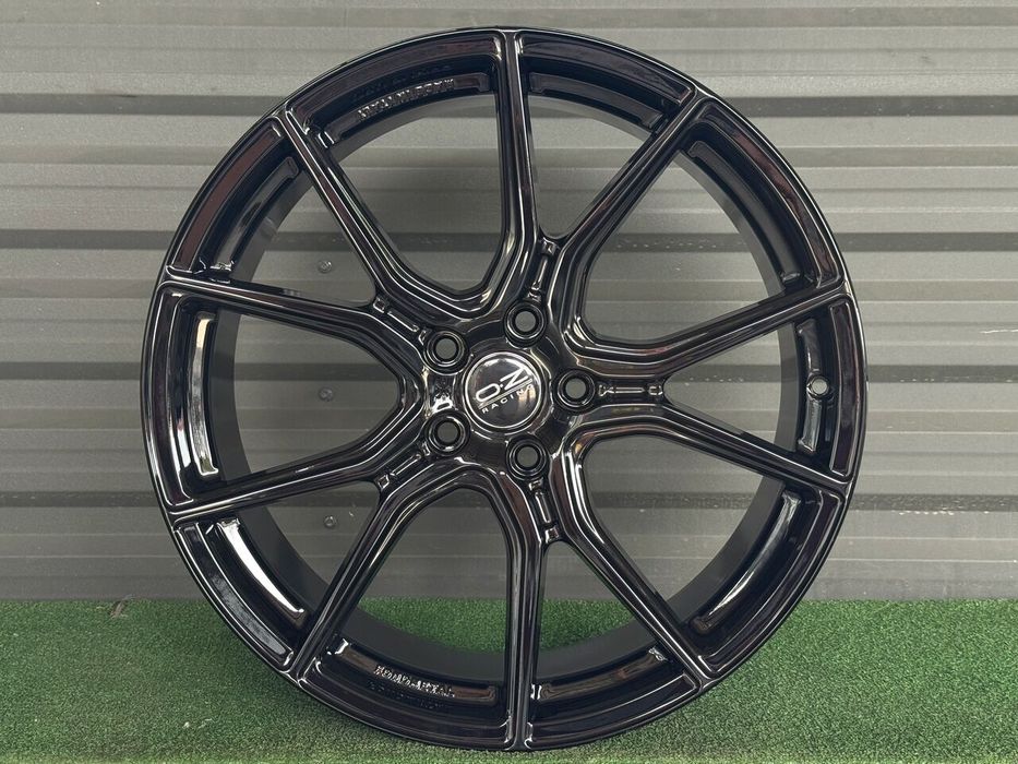Fondmetal R19 5x114.3 Nissan Mitsubishi Toyota Honda Kia Hyundai