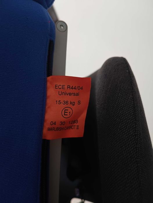 Sprzedam fotelik samochodowy z bazą obrotową