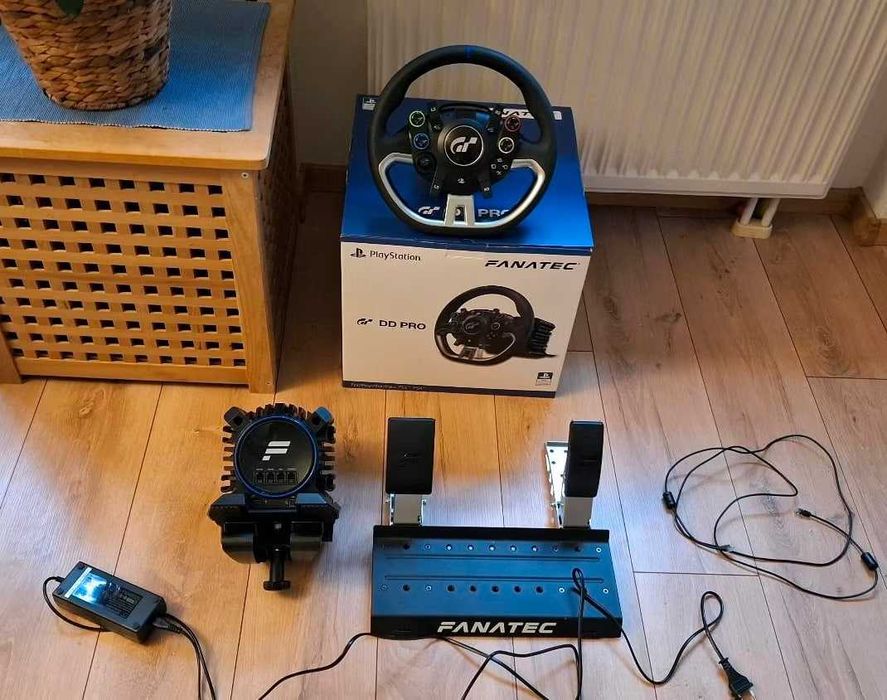 Fanatec Gran Turismo DD Pro 8 Nm do PS5 / PS4 + Zasilacz Boost, Stan idealny