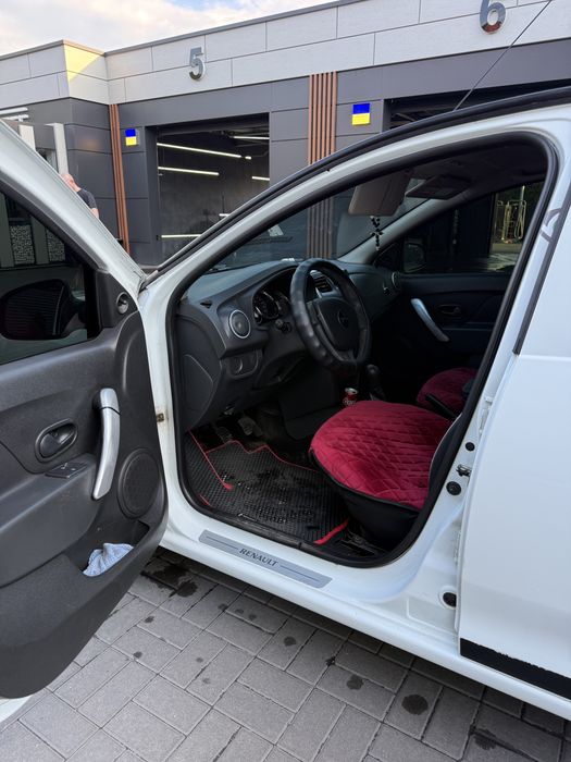 Renault Logan 2 2016 1.2 газ бензин.