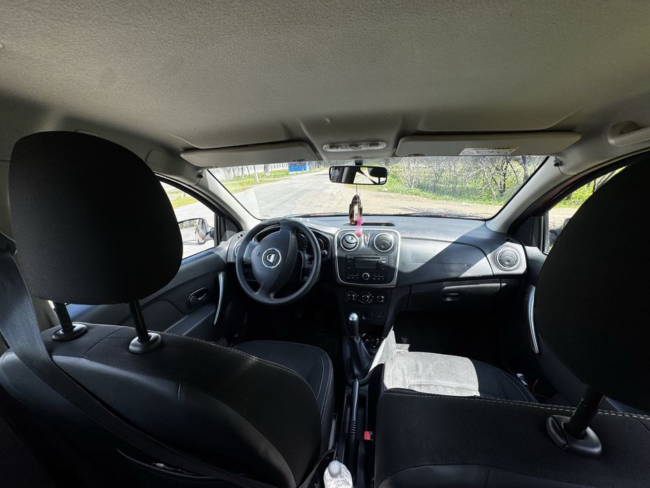 Авто Dacia Sandedo