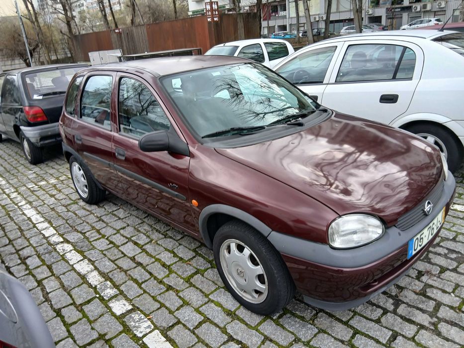 Carro em bom estado.