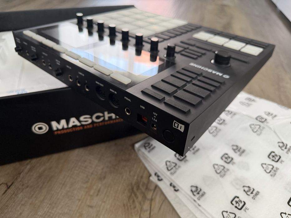 Maschine MK3 Native Instruments kontroler PADY sampler