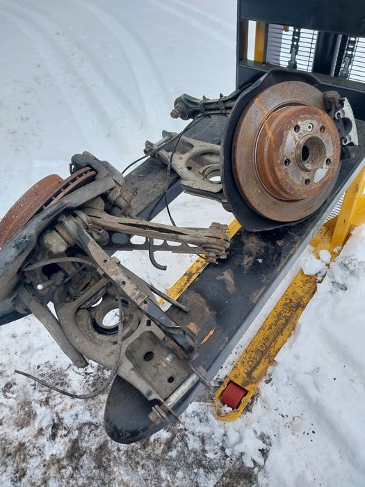 Zwrotnica tylna prawa lewa tył piasta bmw e 87 e 90 e 91 e 92
