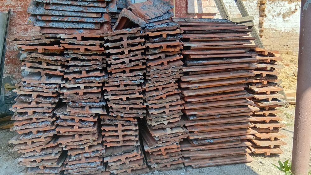 Продам черепицю Б/у всі питання за номером
