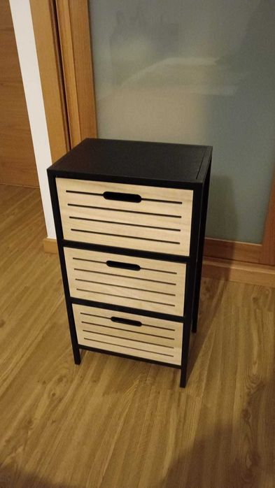 Mesa de Cabeceira 3 Gavetas – Design Nórdico