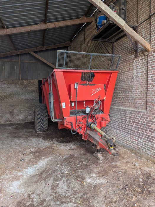 Rozrzutnik Obornika Coutand 12-14T hydraulika klapa gilotyna hakowy