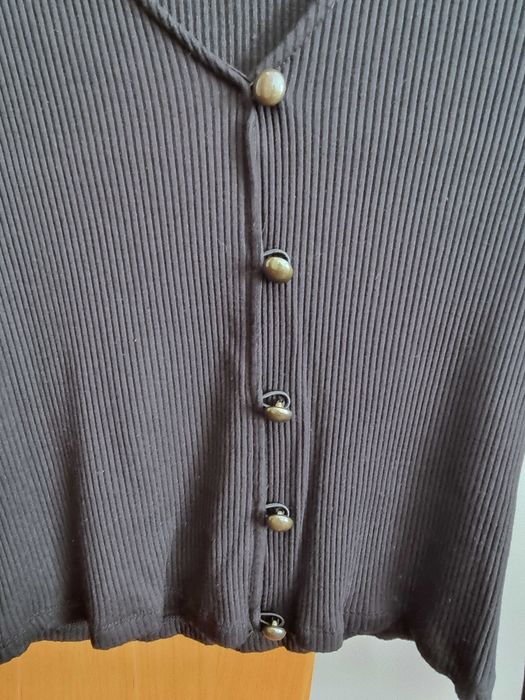 Camisola preta com botões Zara, tamanho S