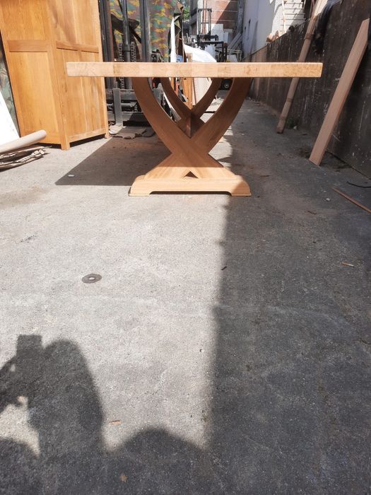 Mesa de jantar em carvalho maciço