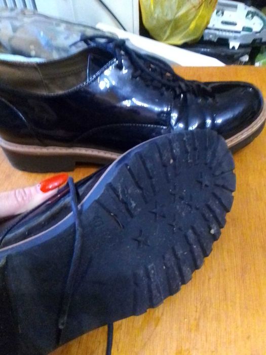Туфельки "оксфорды" под лаковую кожу р.40 хорошее состояние