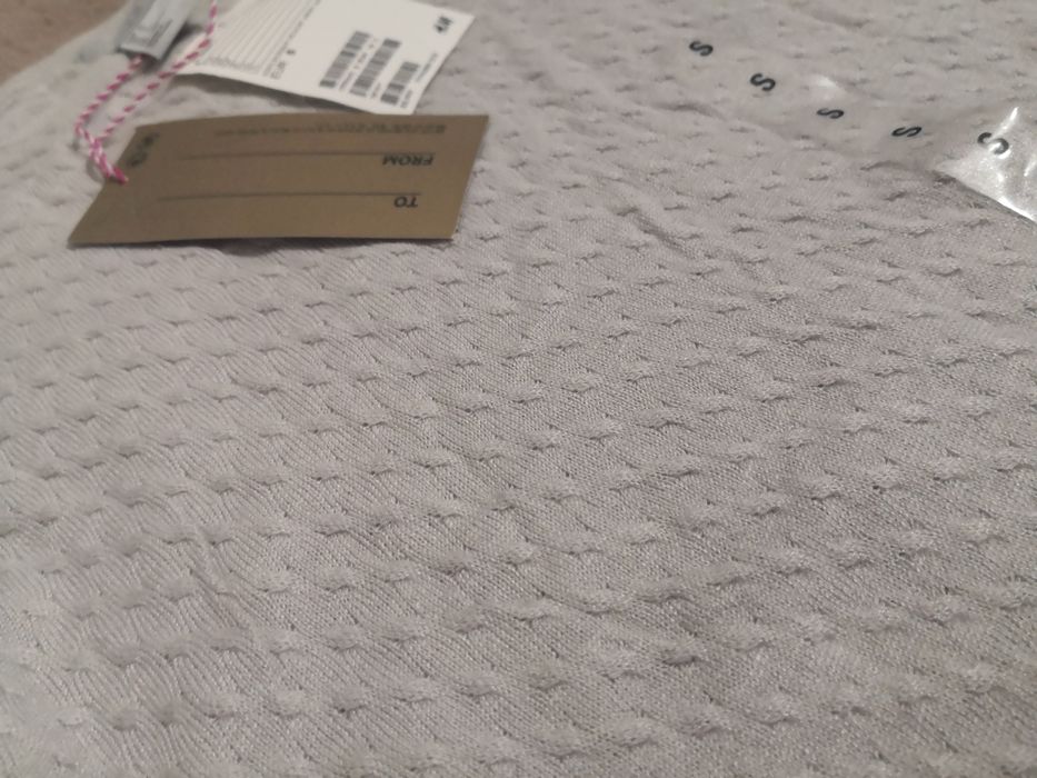 Nowy z metką sweter H&M. Szary sweterek