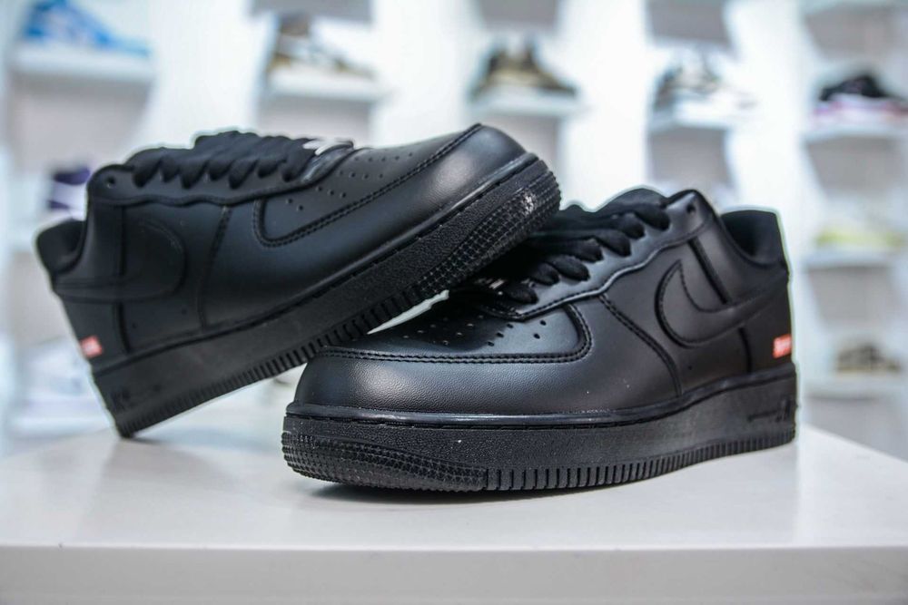 Nike Air Force 1 Supreme R. 39