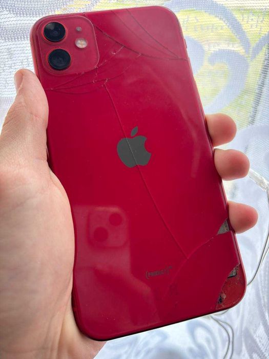 Продаю iPhone 11 на востановление(64ГБ,АКУМ 79%)-(B\Y)