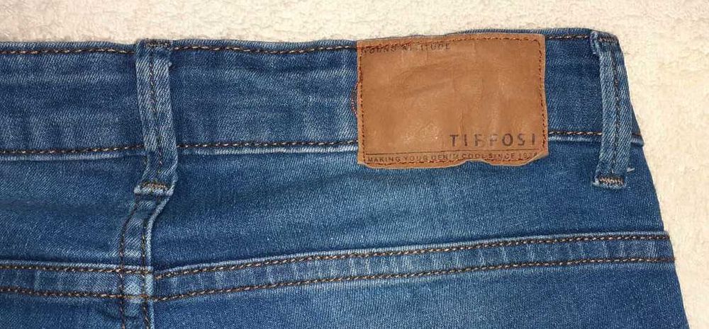 Calças de ganga para rapaz da Tiffosi, tamanho 140cm