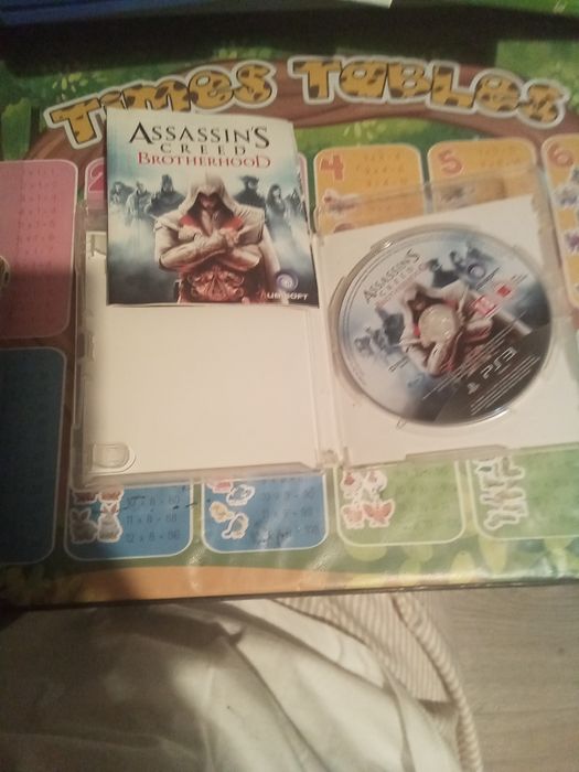 CDs PlayStation 3 cada um 5€ faço todos os 6 CDs por 25€ Não vou levar tem que vir buscar.