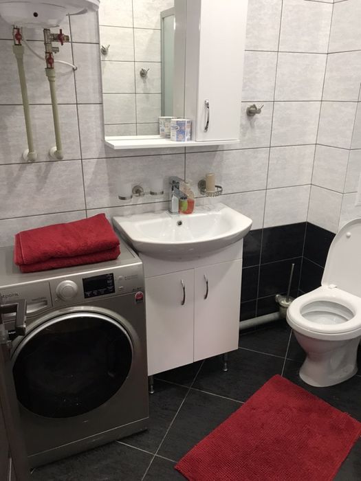 Подобова оренда  Двухкомнатная квартира в центре. 95 квартал