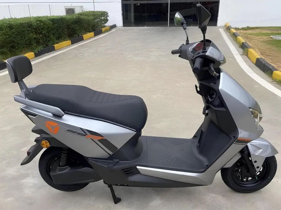 Електричний мопед Yadea GT25 1400W 72V 23Ah графеновий новий